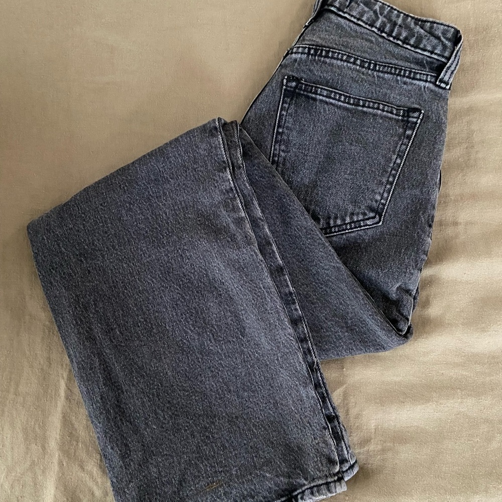 Abercrombie & Fitch the 90’s Relaxed High Rise Jean- Curve Love